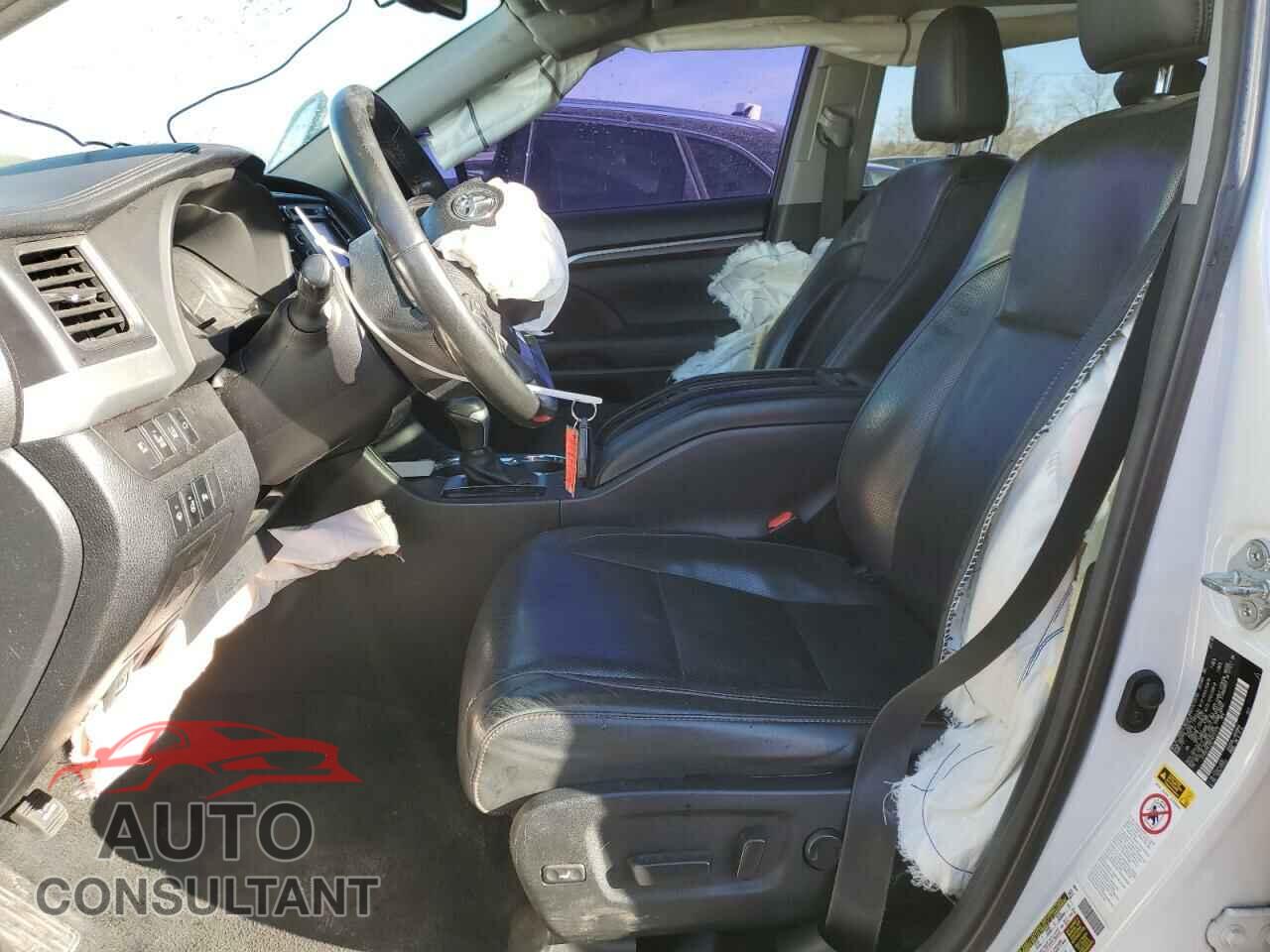 TOYOTA HIGHLANDER 2015 - 5TDDCRFH0FS012178