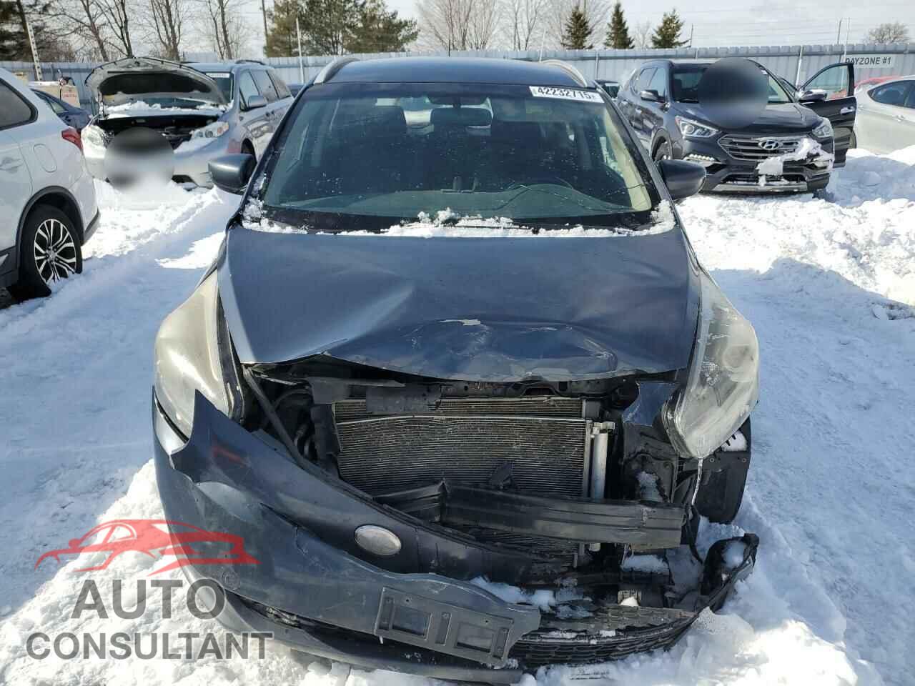 KIA RONDO 2014 - KNAHT8A33E7041297