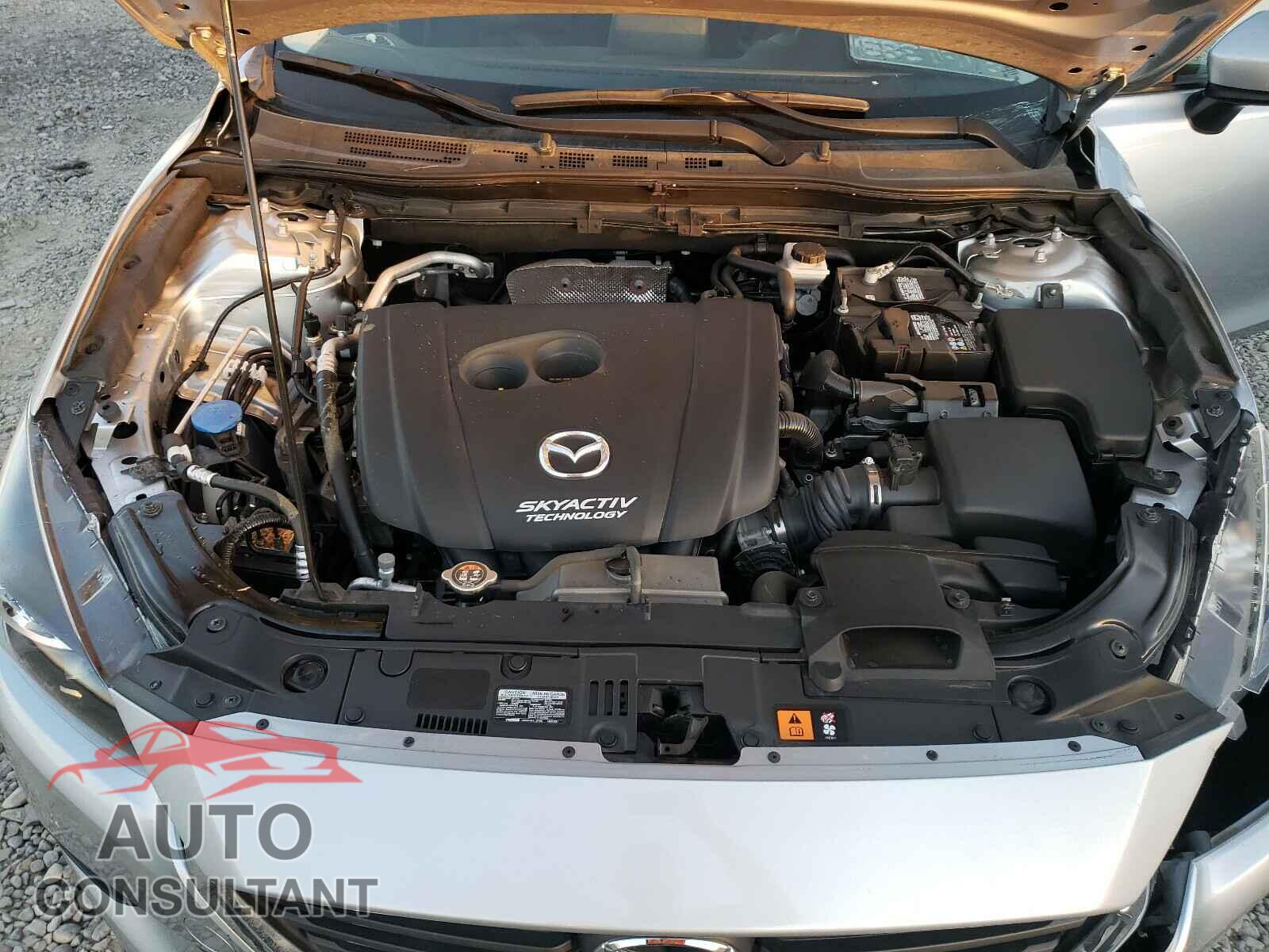 MAZDA 3 2018 - 3MZBN1U7XJM184267