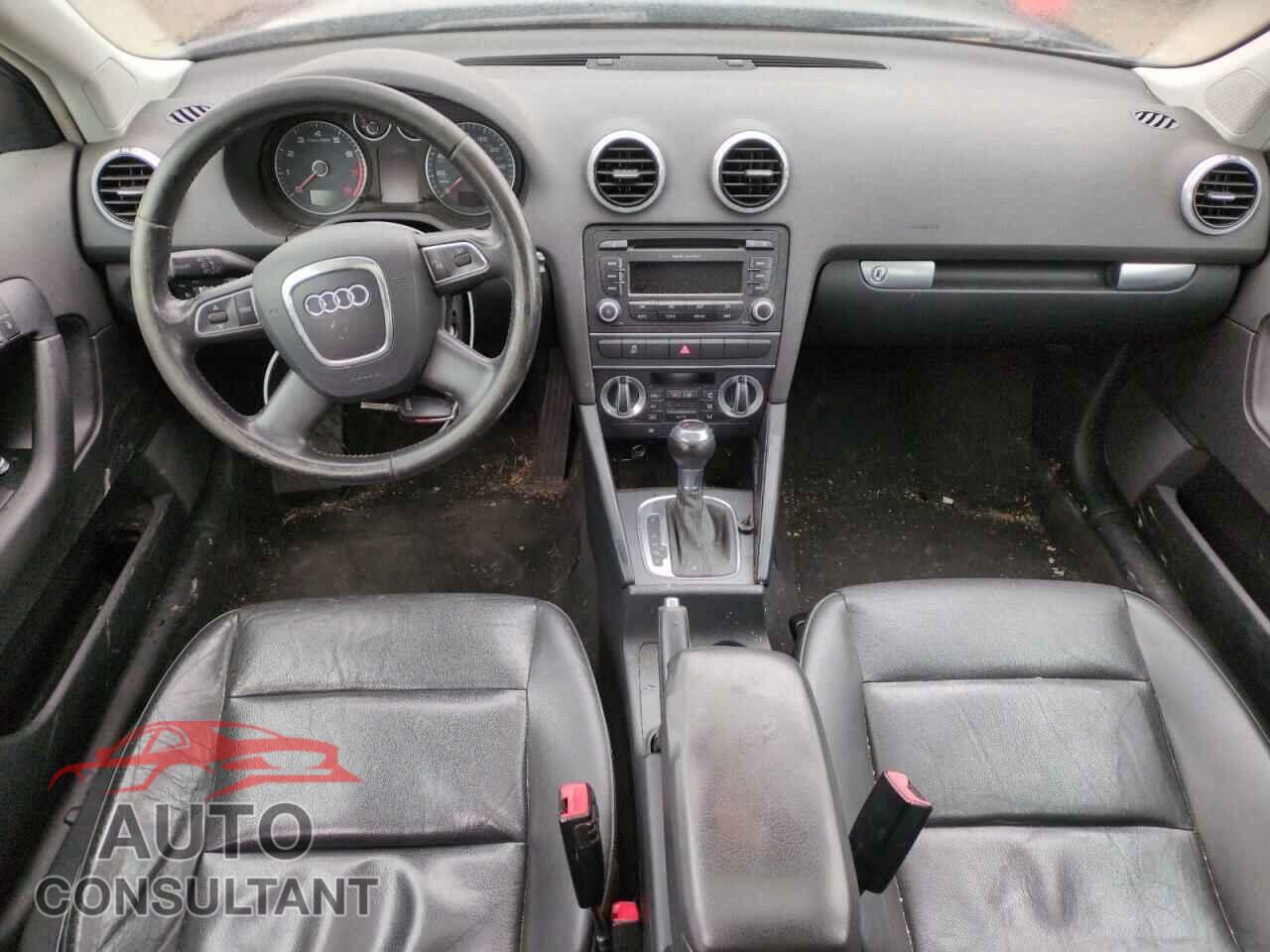 AUDI A3 2013 - WAUBEAFM9DA006175
