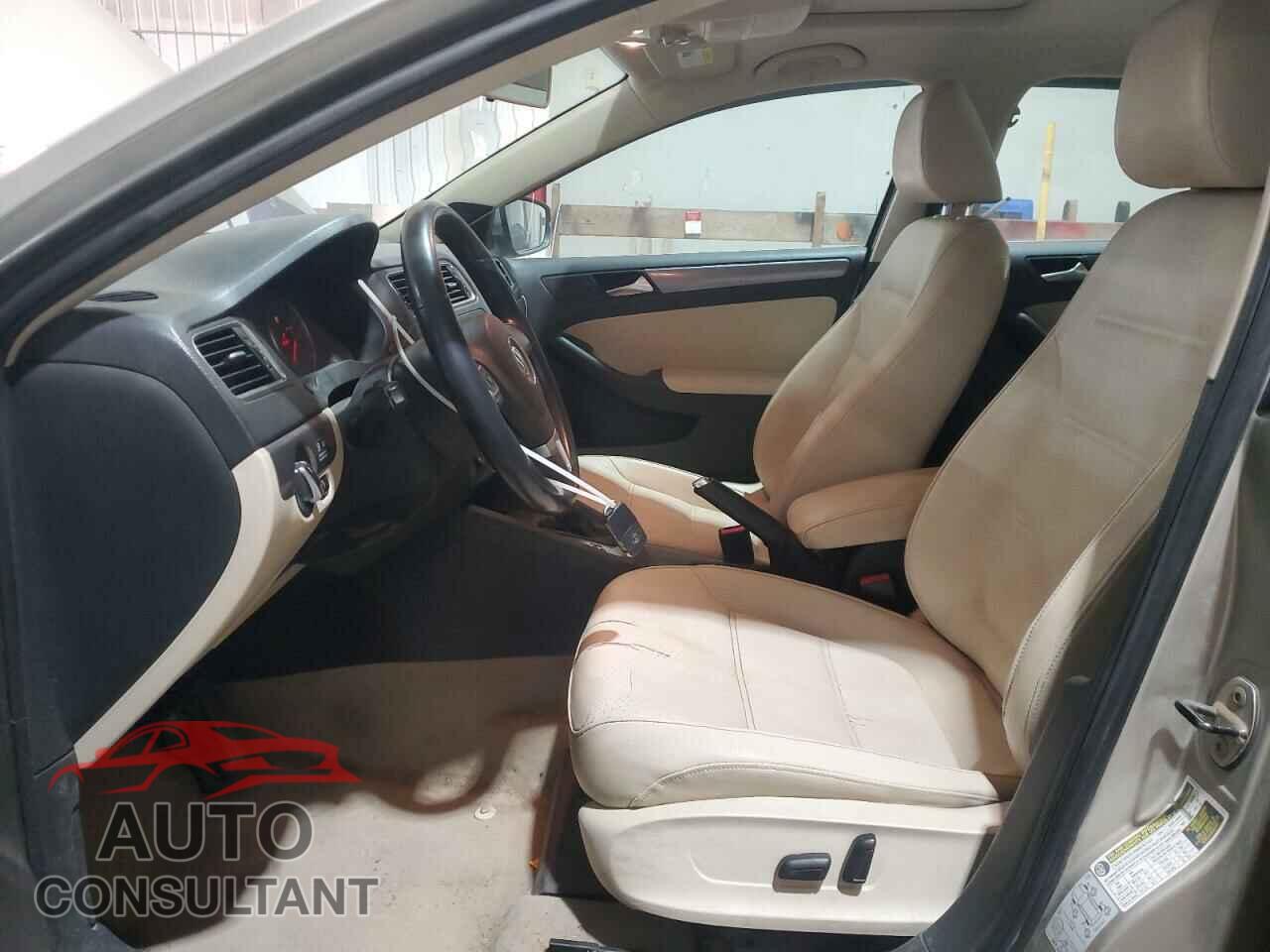 VOLKSWAGEN JETTA 2013 - 3VWLL7AJ3DM230460