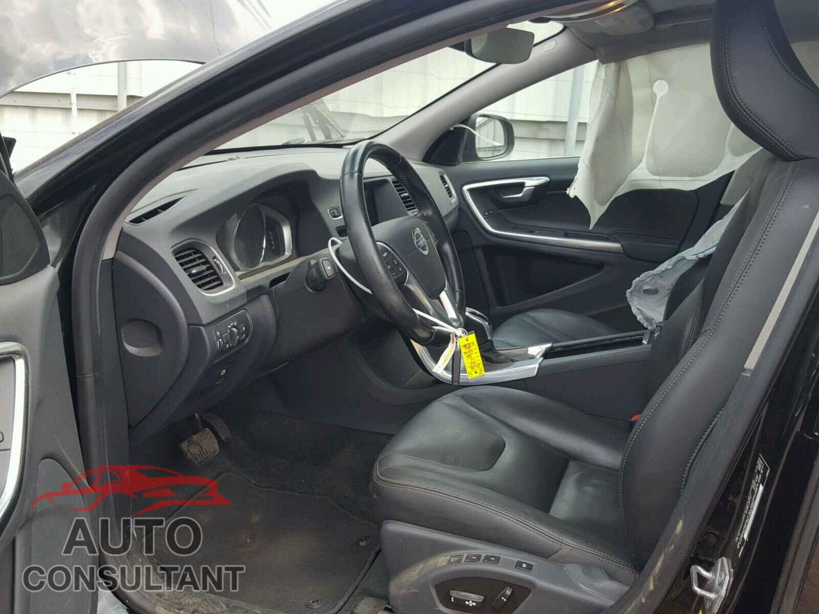 VOLVO S60 2015 - YV1612TK9F2338102