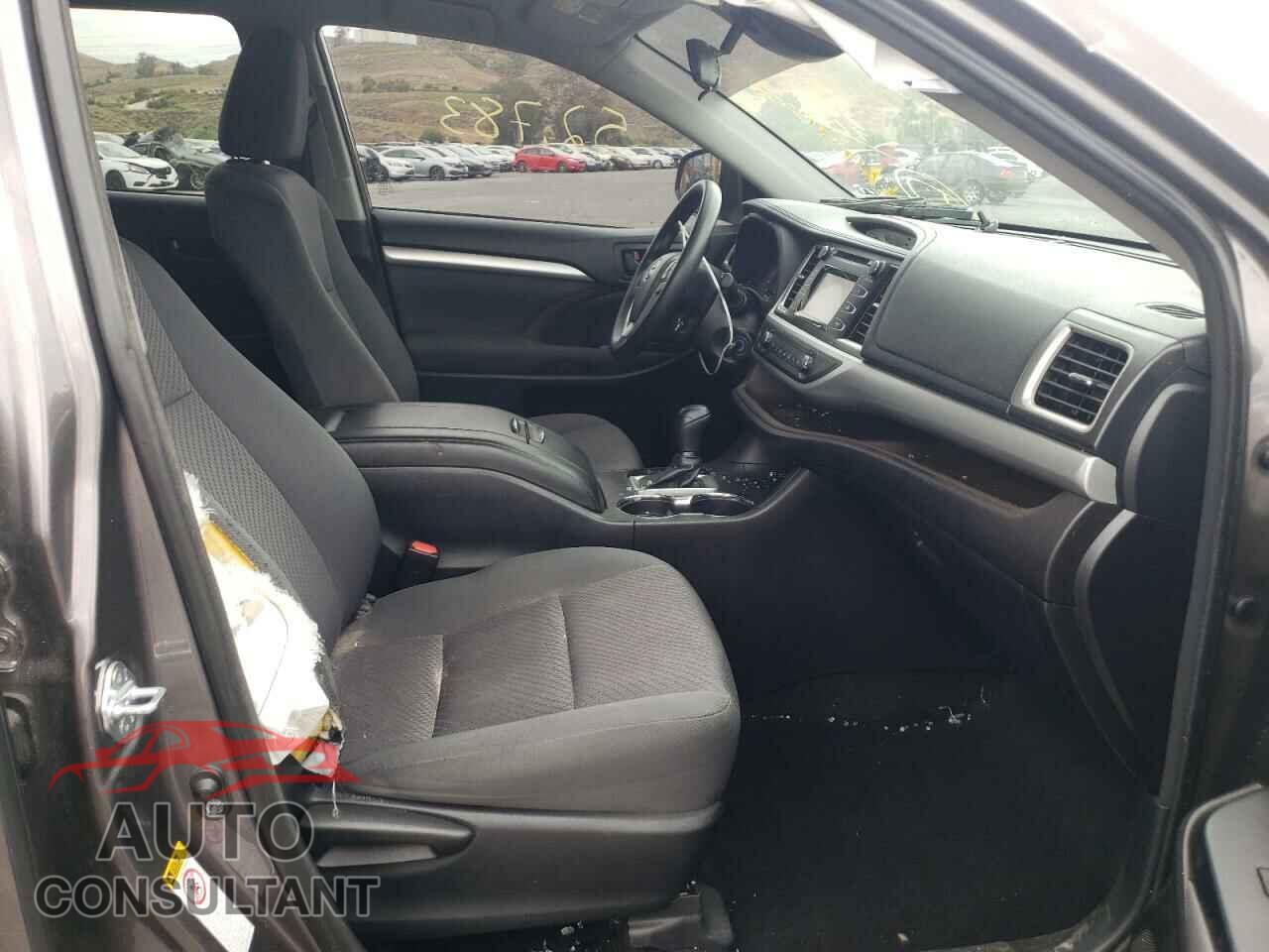 TOYOTA HIGHLANDER 2018 - 5TDZZRFH6JS258472