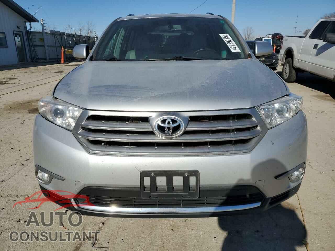 TOYOTA HIGHLANDER 2013 - 5TDBK3EH8DS236918