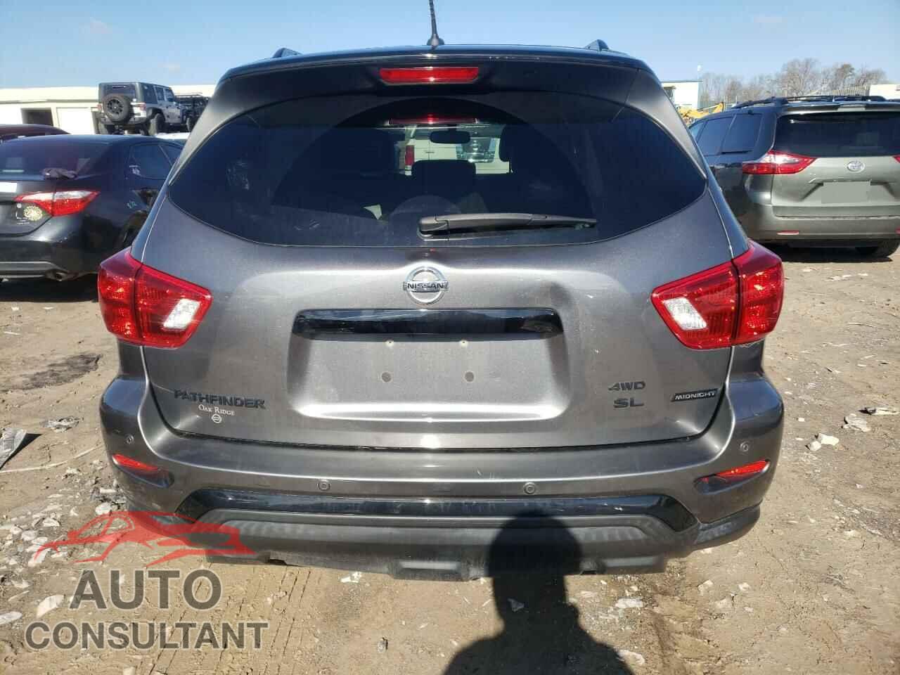 NISSAN PATHFINDER 2018 - 5N1DR2MM8JC648570
