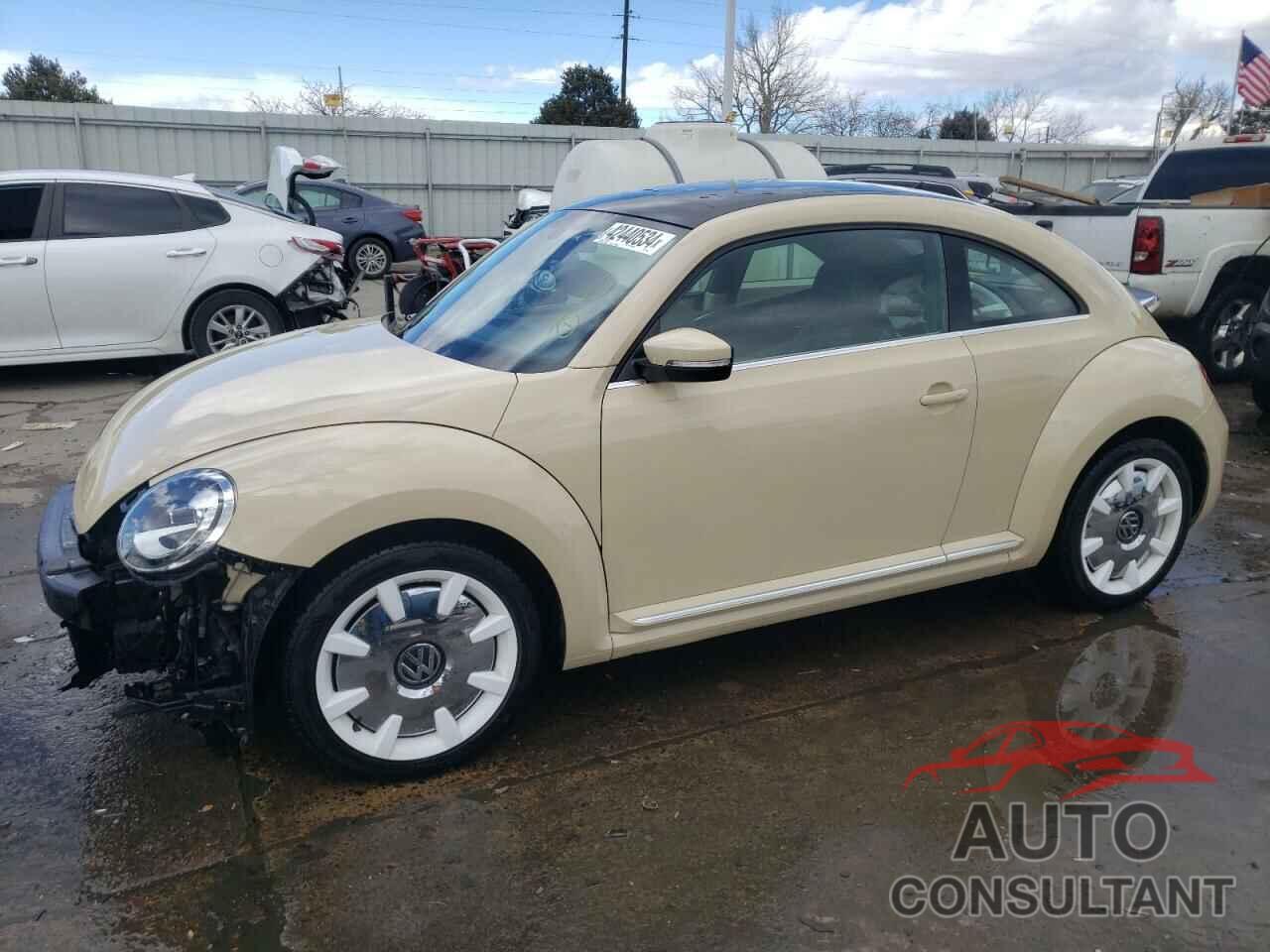 VOLKSWAGEN BEETLE 2019 - 3VWFD7AT1KM716886