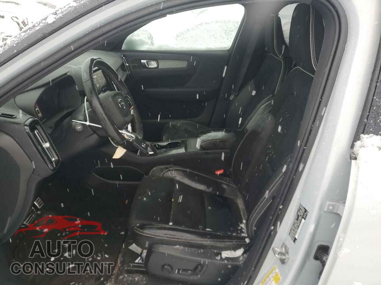 VOLVO XC40 2021 - YV4ED3UR1M2459226