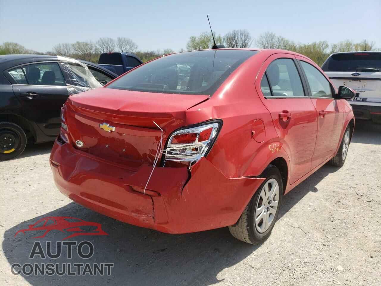 CHEVROLET SONIC 2018 - 1G1JB5SH9J4136080