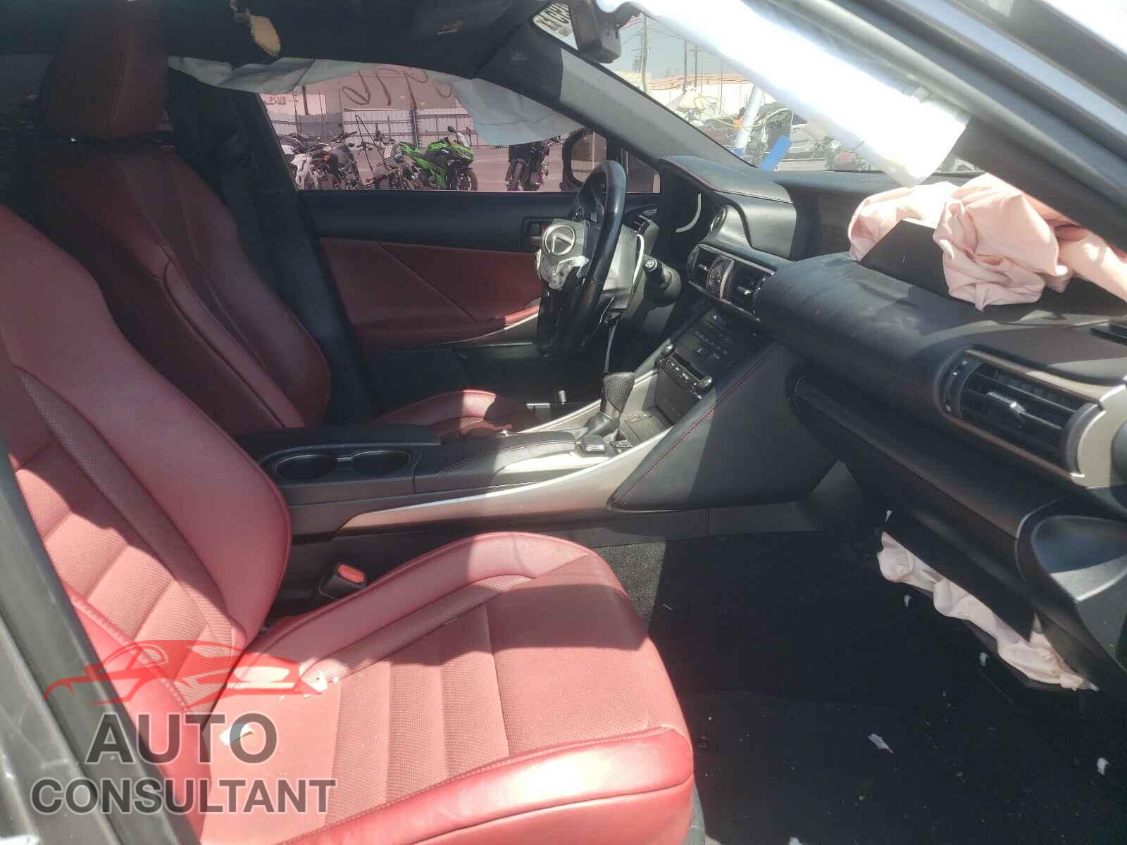 LEXUS IS 2018 - JTHBA1D29J5064631