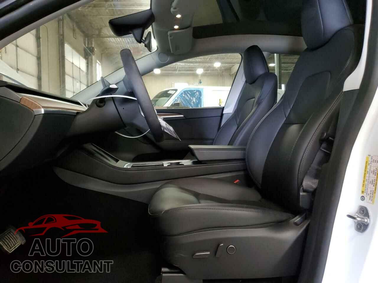 TESLA MODEL Y 2024 - 7SAYGDEE5RF191281