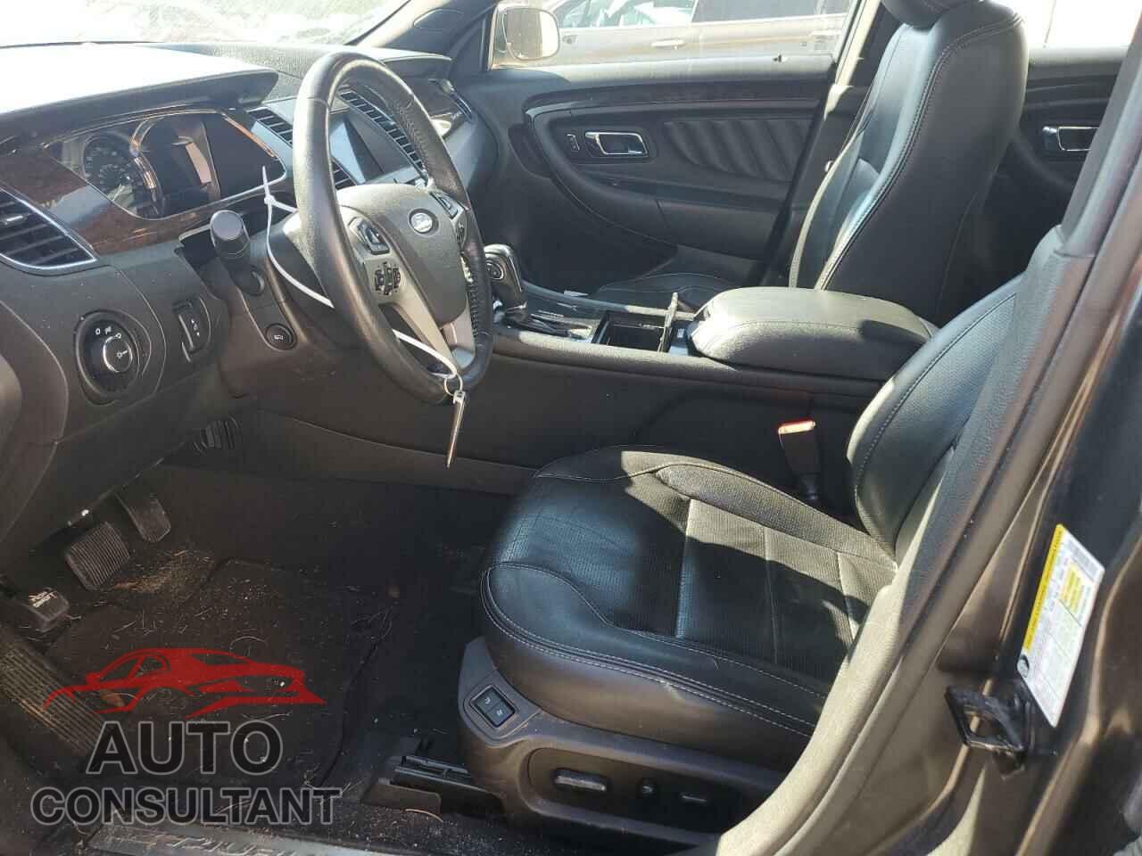 FORD TAURUS 2019 - 1FAHP2F80KG106696
