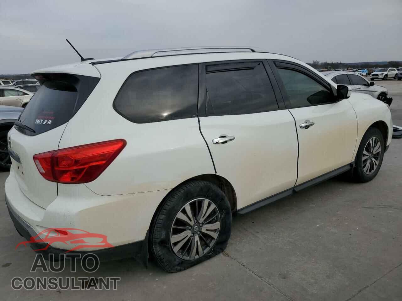 NISSAN PATHFINDER 2017 - 5N1DR2MN3HC621103