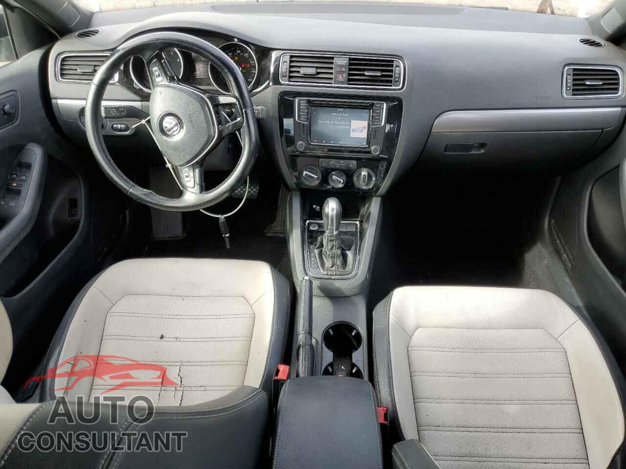 VOLKSWAGEN JETTA 2017 - 3VWD17AJ4HM395630