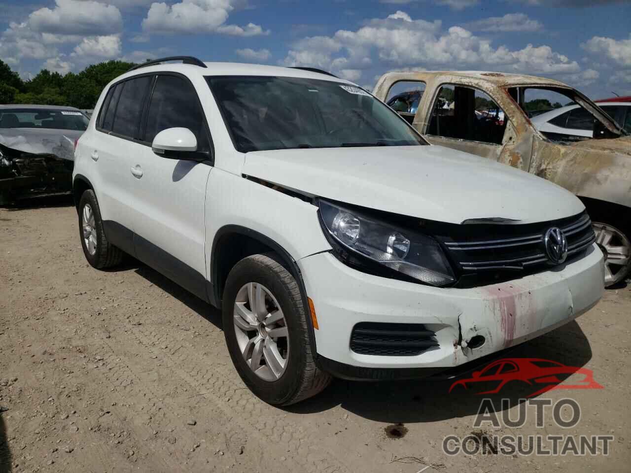 VOLKSWAGEN TIGUAN 2017 - WVGAV7AX5HK003790