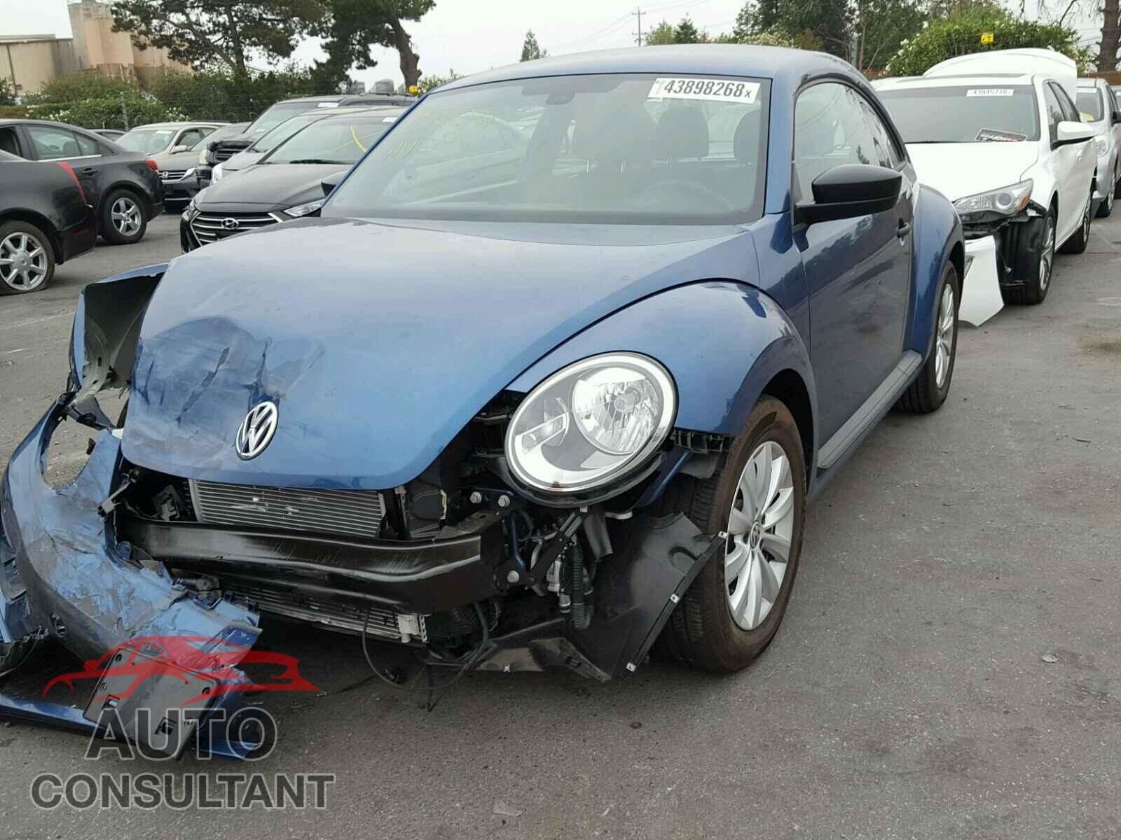 VOLKSWAGEN BEETLE 2017 - 3VWF17AT8HM624059