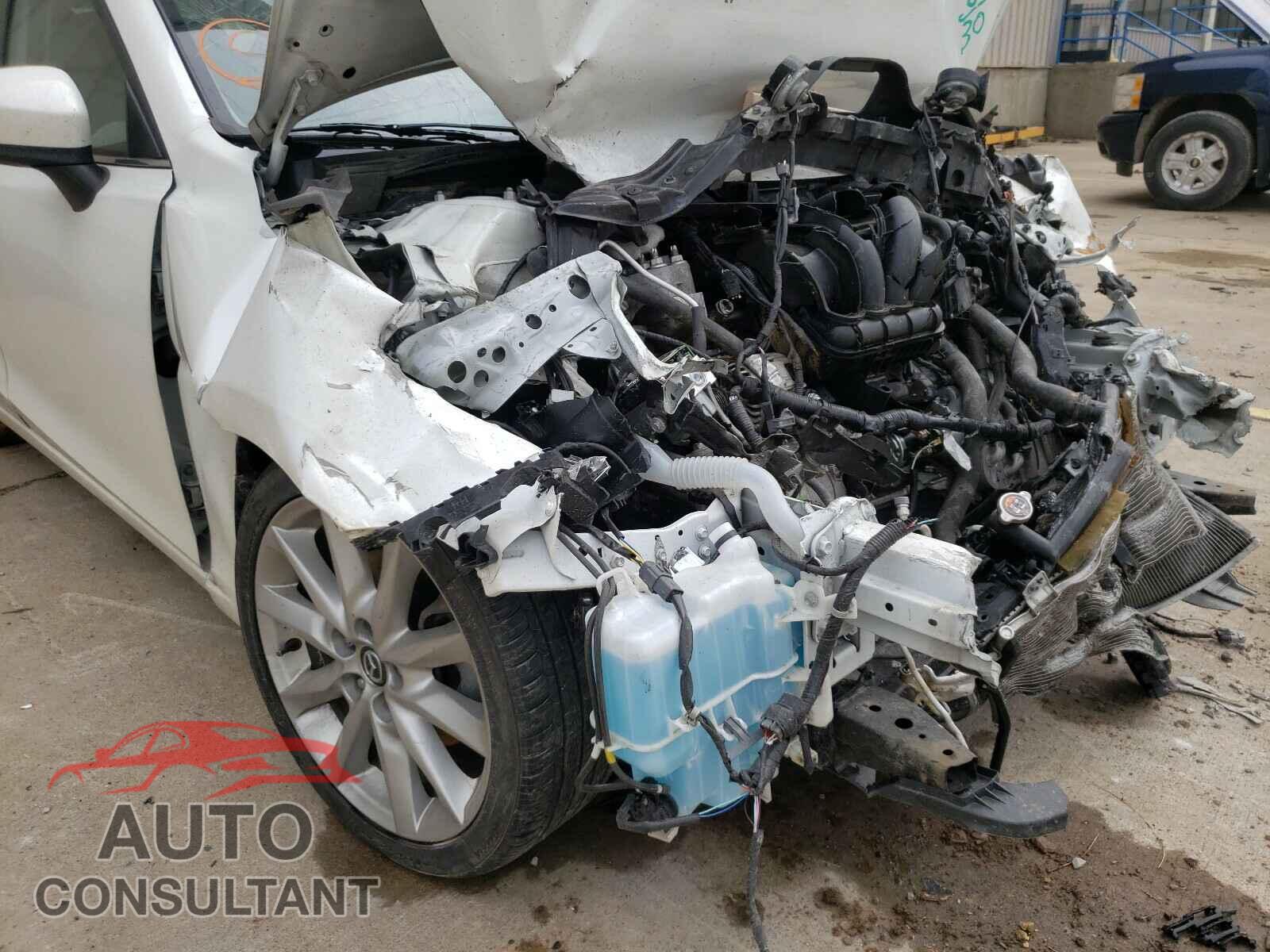 MAZDA 3 2017 - JM1BN1M35H1128096