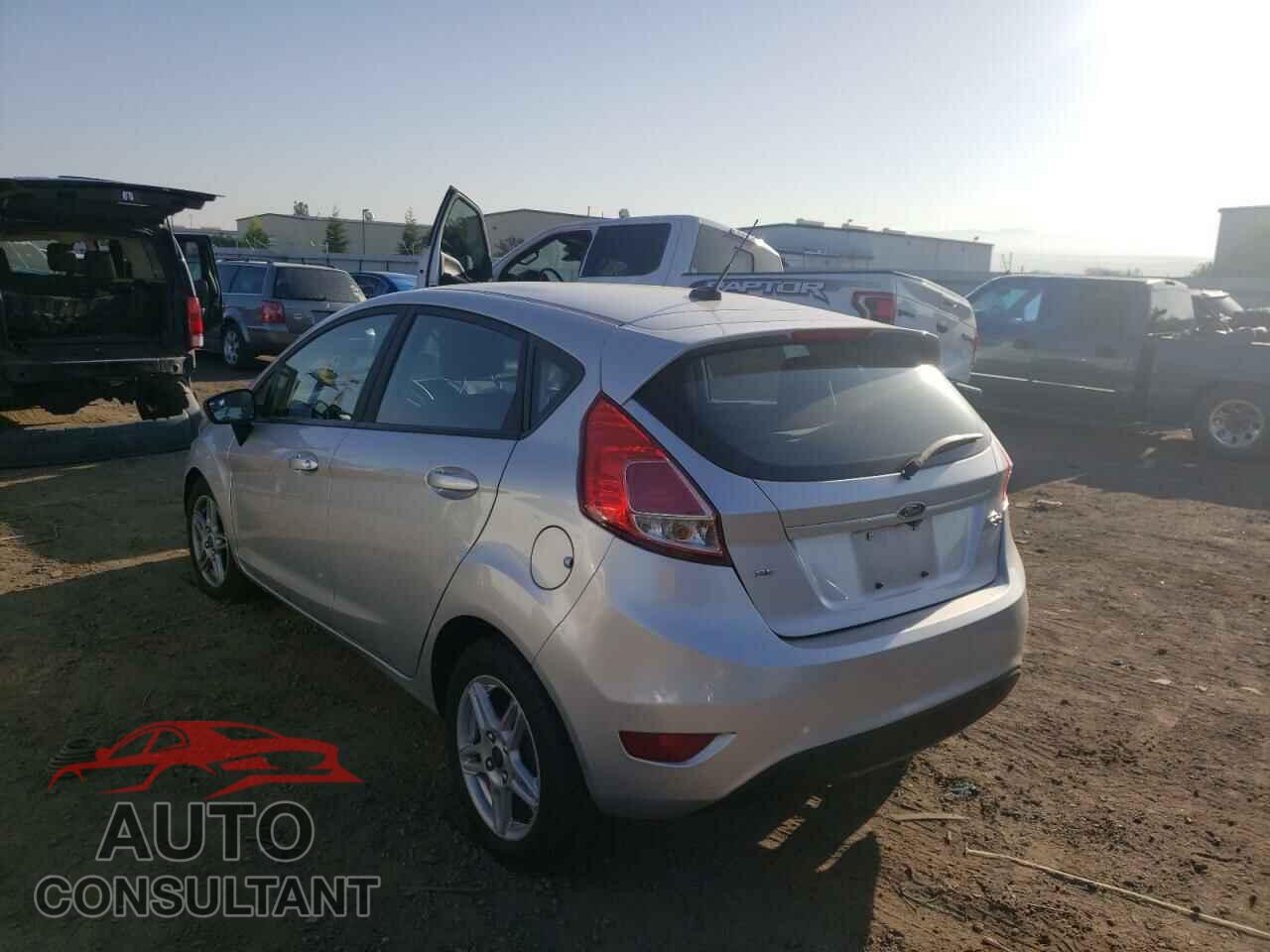 FORD FIESTA 2018 - 3FADP4EJ2JM139413