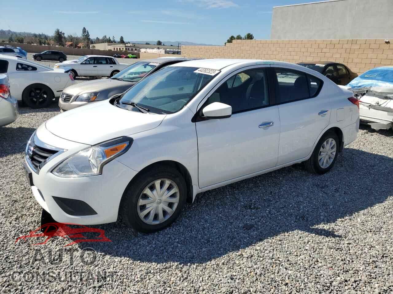 NISSAN VERSA 2017 - 3N1CN7AP1HL888097