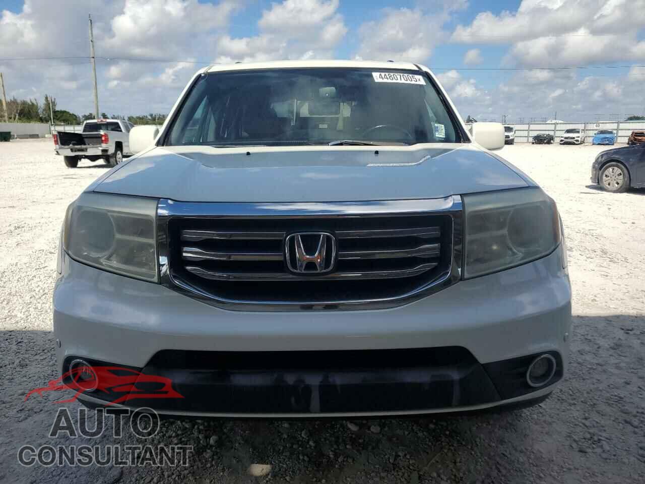 HONDA PILOT 2013 - 5FNYF3H96DB008519