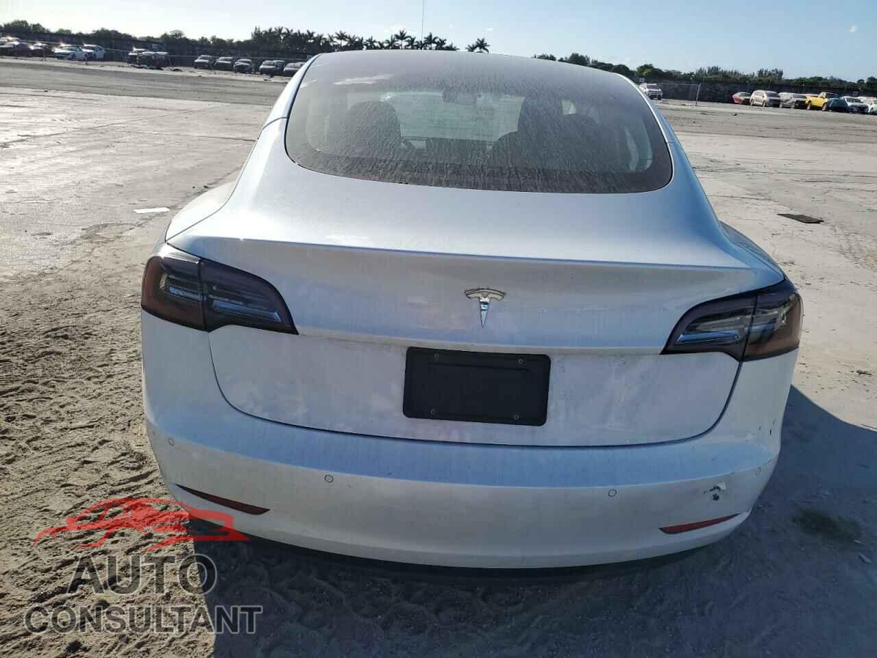 TESLA MODEL 3 2022 - 5YJ3E1EA6NF120092