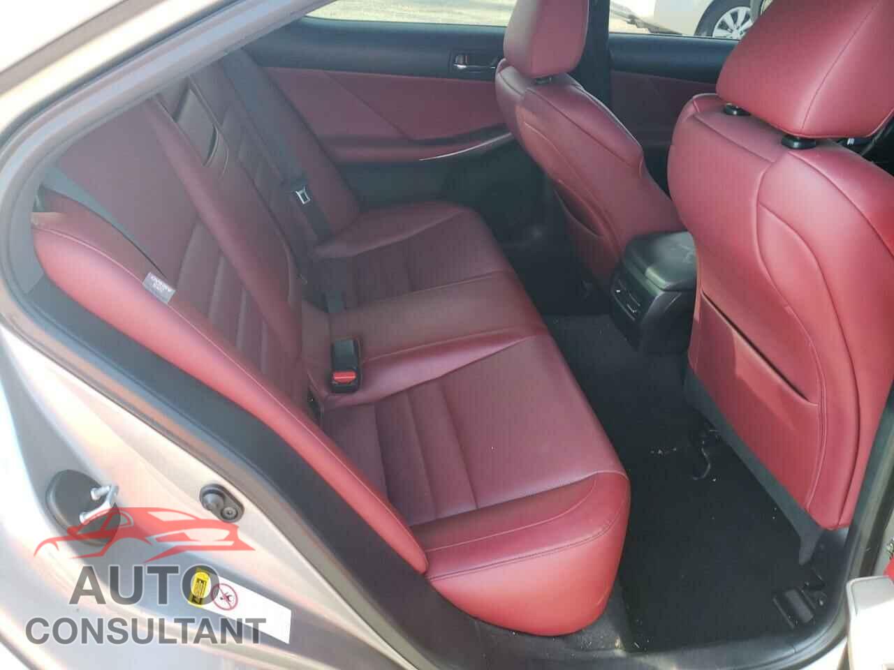 LEXUS IS 2016 - JTHBA1D24G5017385