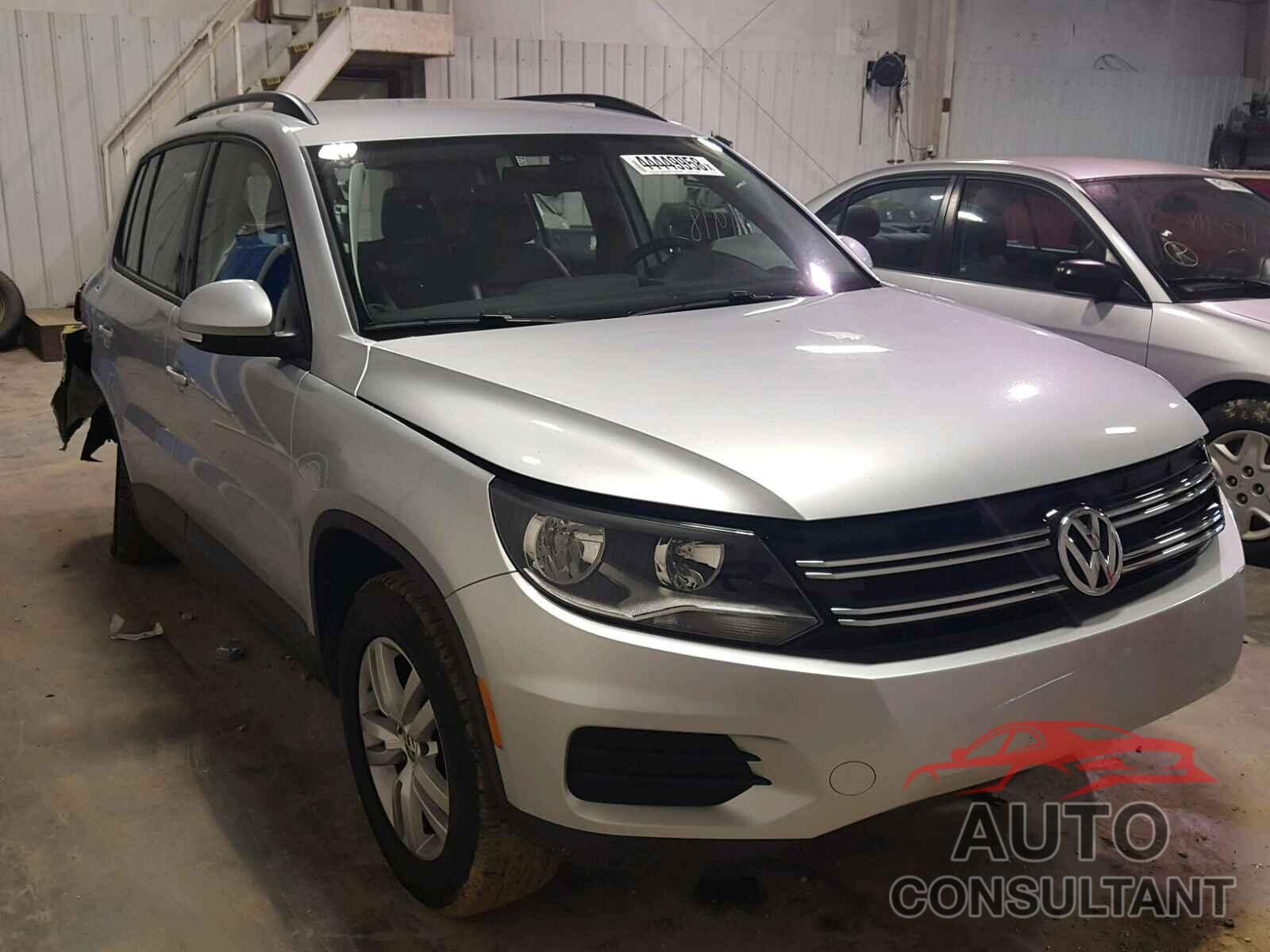 VOLKSWAGEN TIGUAN S 2017 - WVGAV7AX2HK012026