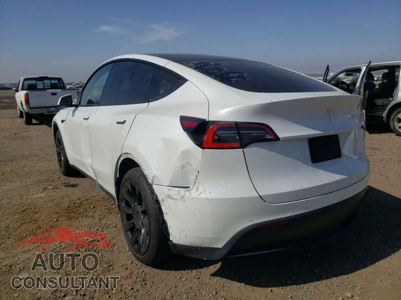 TESLA MODEL Y 2021 - 5YJYGAEEXMF117424