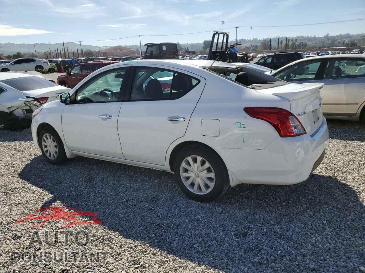 NISSAN VERSA 2017 - 3N1CN7AP1HL888097