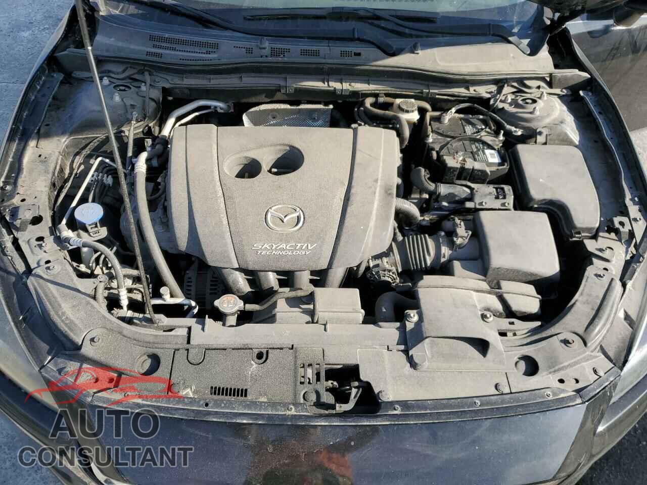 MAZDA 3 2018 - 3MZBN1U76JM184055