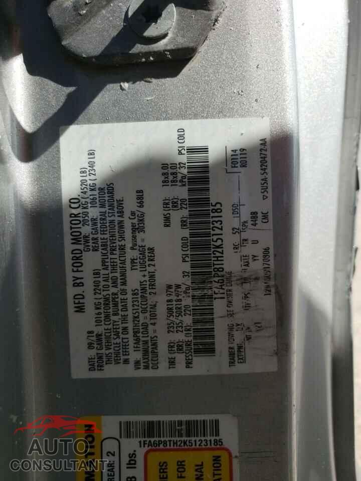 FORD MUSTANG 2019 - 1FA6P8TH2K5123185