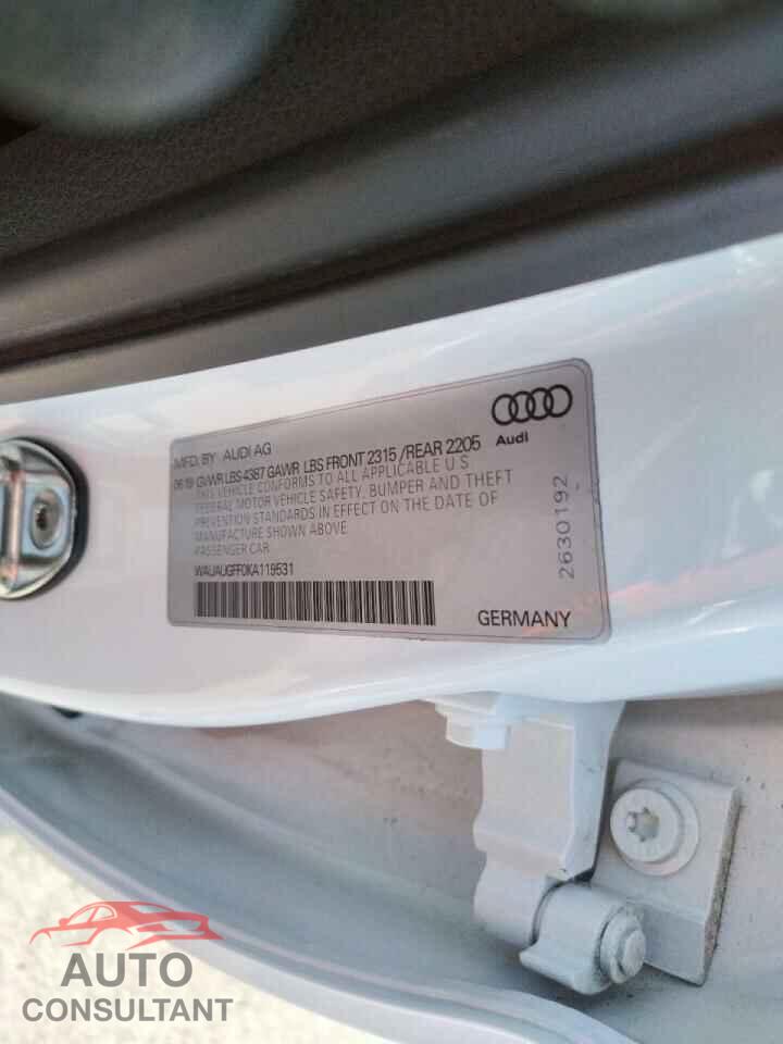 AUDI A3 2019 - WAUAUGFF0KA119531