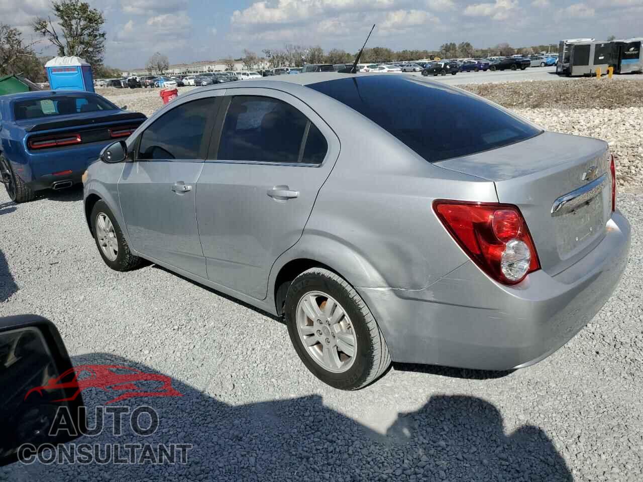 CHEVROLET SONIC 2014 - 1G1JC5SH8E4199934