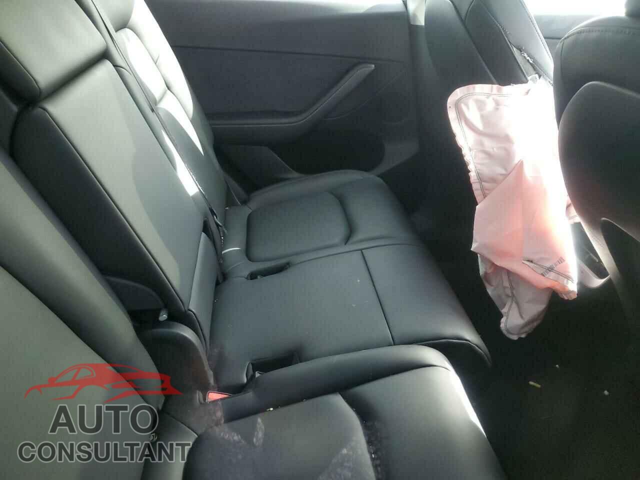 TESLA MODEL Y 2023 - 7SAYGAEE1PF914636
