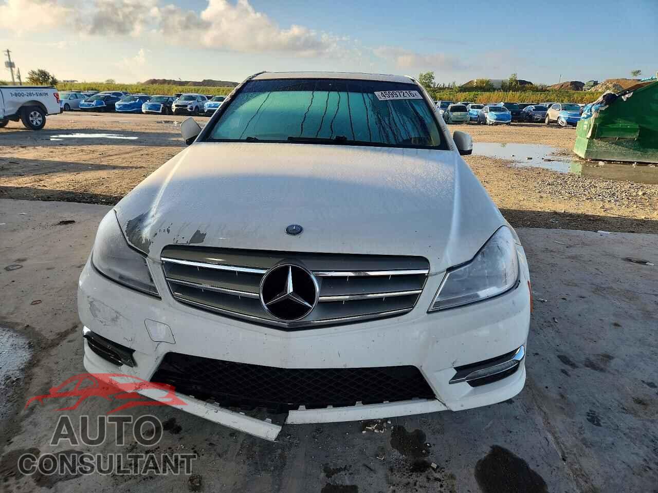 MERCEDES-BENZ C-CLASS 2013 - WDDGF8ABXDR246007