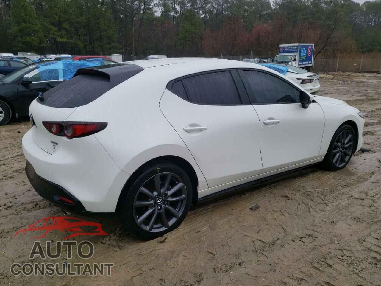 MAZDA 3 2021 - JM1BPBKL0M1331667