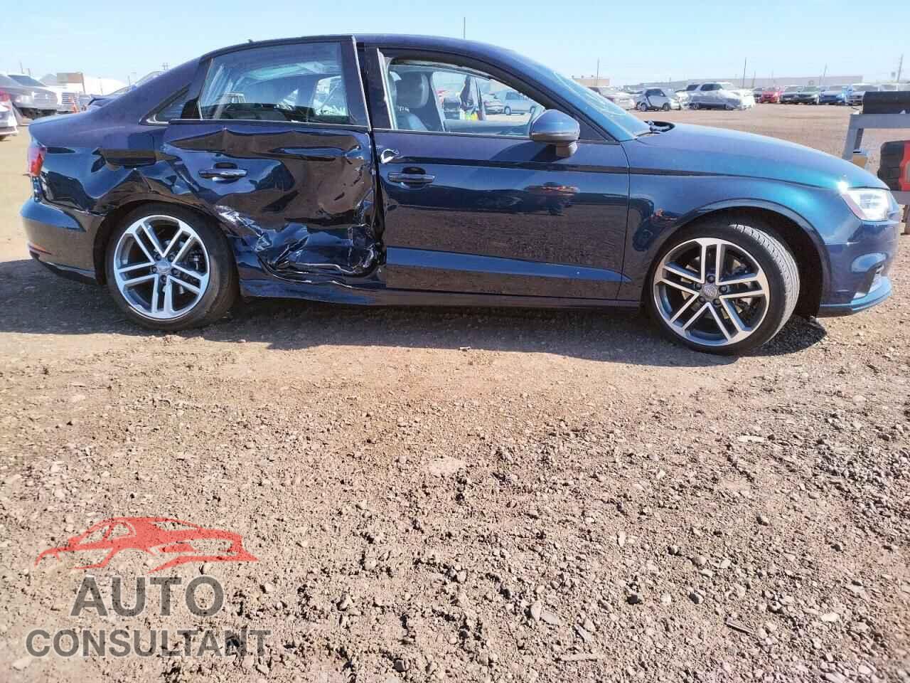 AUDI A3 2019 - WAUAUGFF5KA093542
