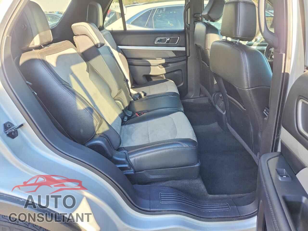 FORD EXPLORER 2017 - 1FM5K8D82HGD39159