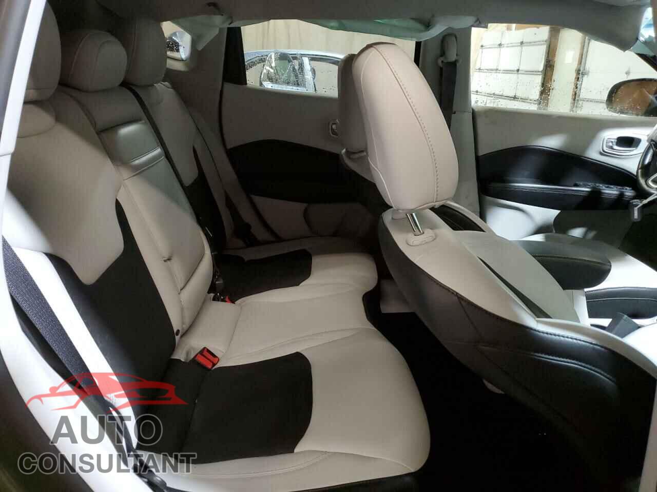 JEEP COMPASS 2018 - 3C4NJDBB4JT299375