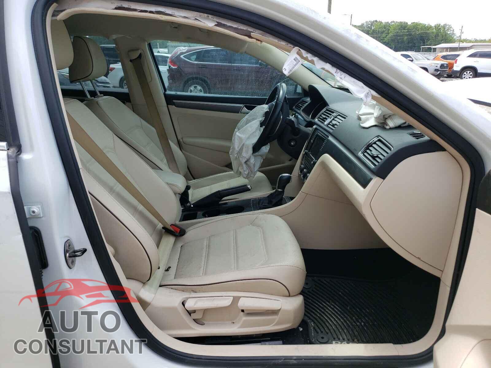 VOLKSWAGEN PASSAT 2017 - 1VWDT7A31HC017150