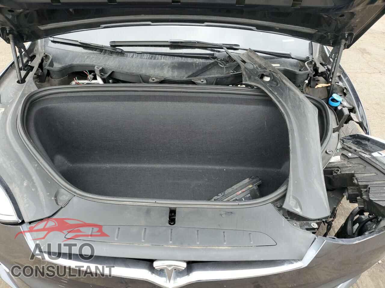 TESLA MODEL X 2017 - 5YJXCDE23HF050105