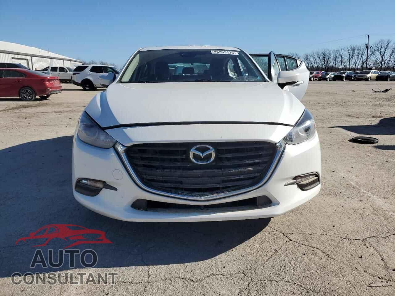 MAZDA 3 2018 - 3MZBN1L38JM218978