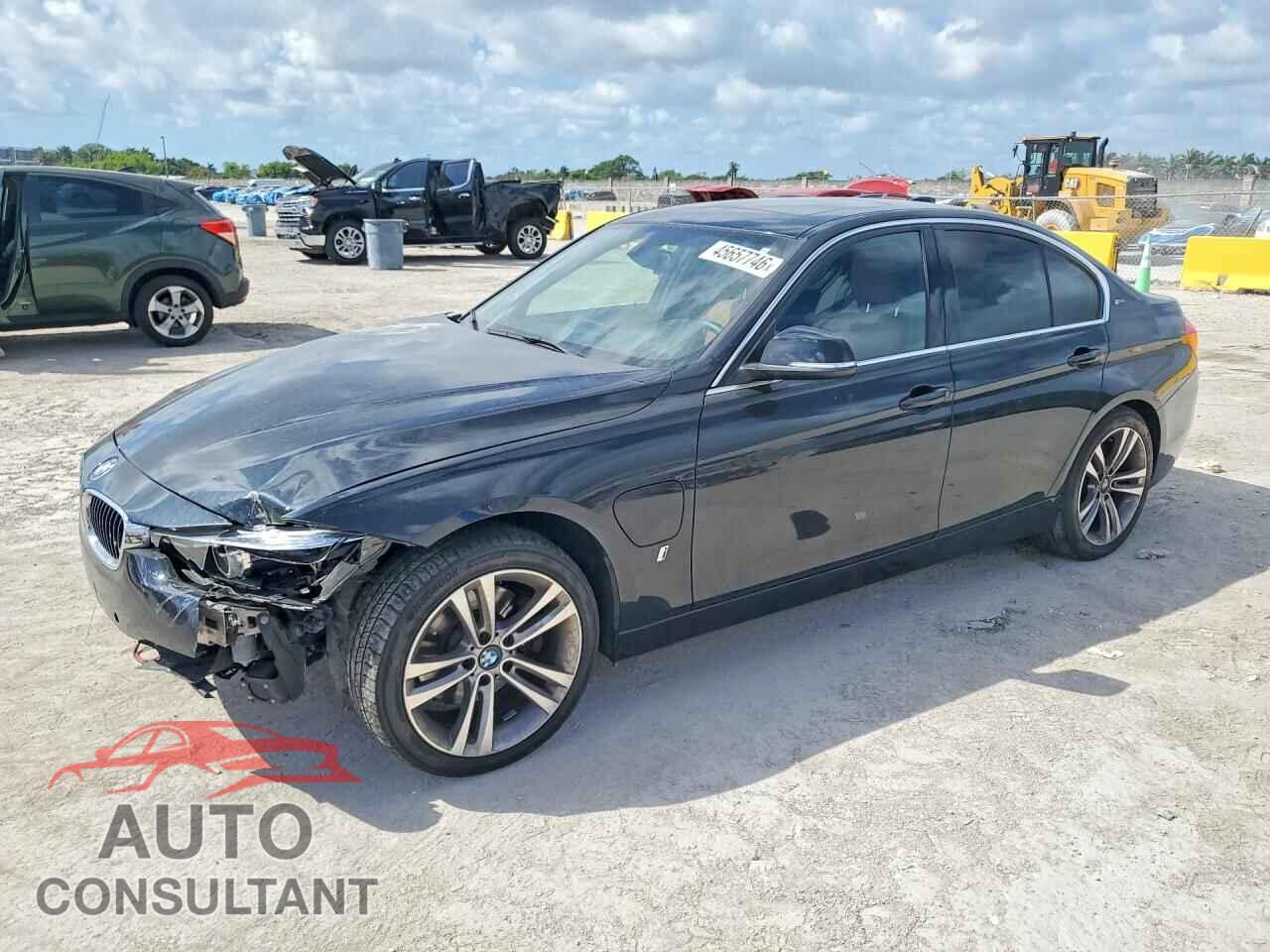 BMW 3 SERIES 2017 - WBA8E1C3XHA156355
