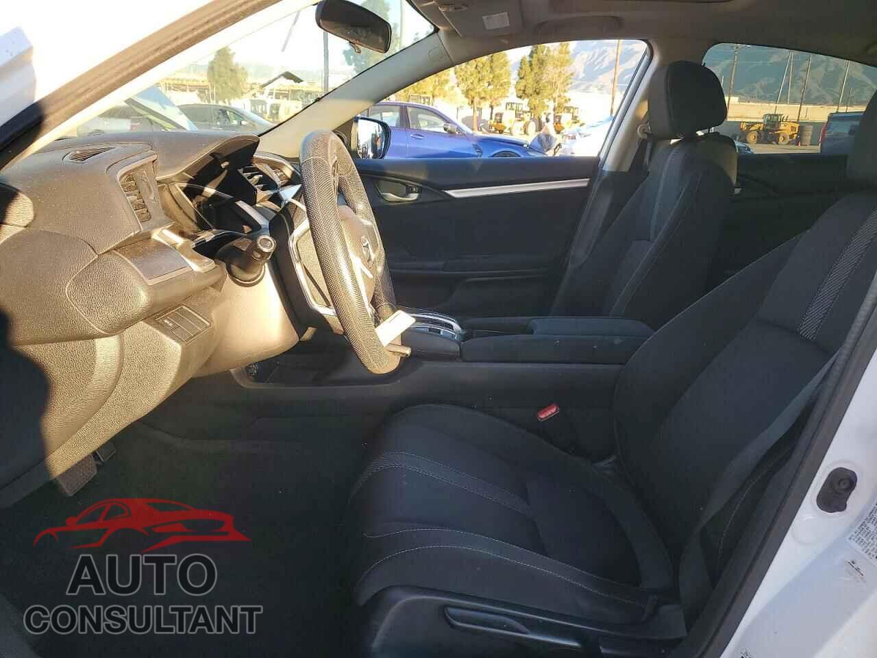 HONDA CIVIC 2018 - 2HGFC2F77JH569363