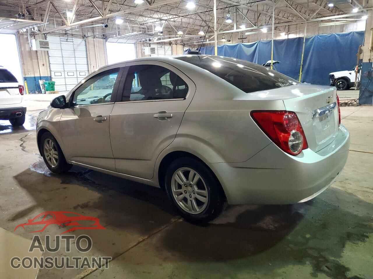 CHEVROLET SONIC 2015 - 1G1JC5SH2F4170334