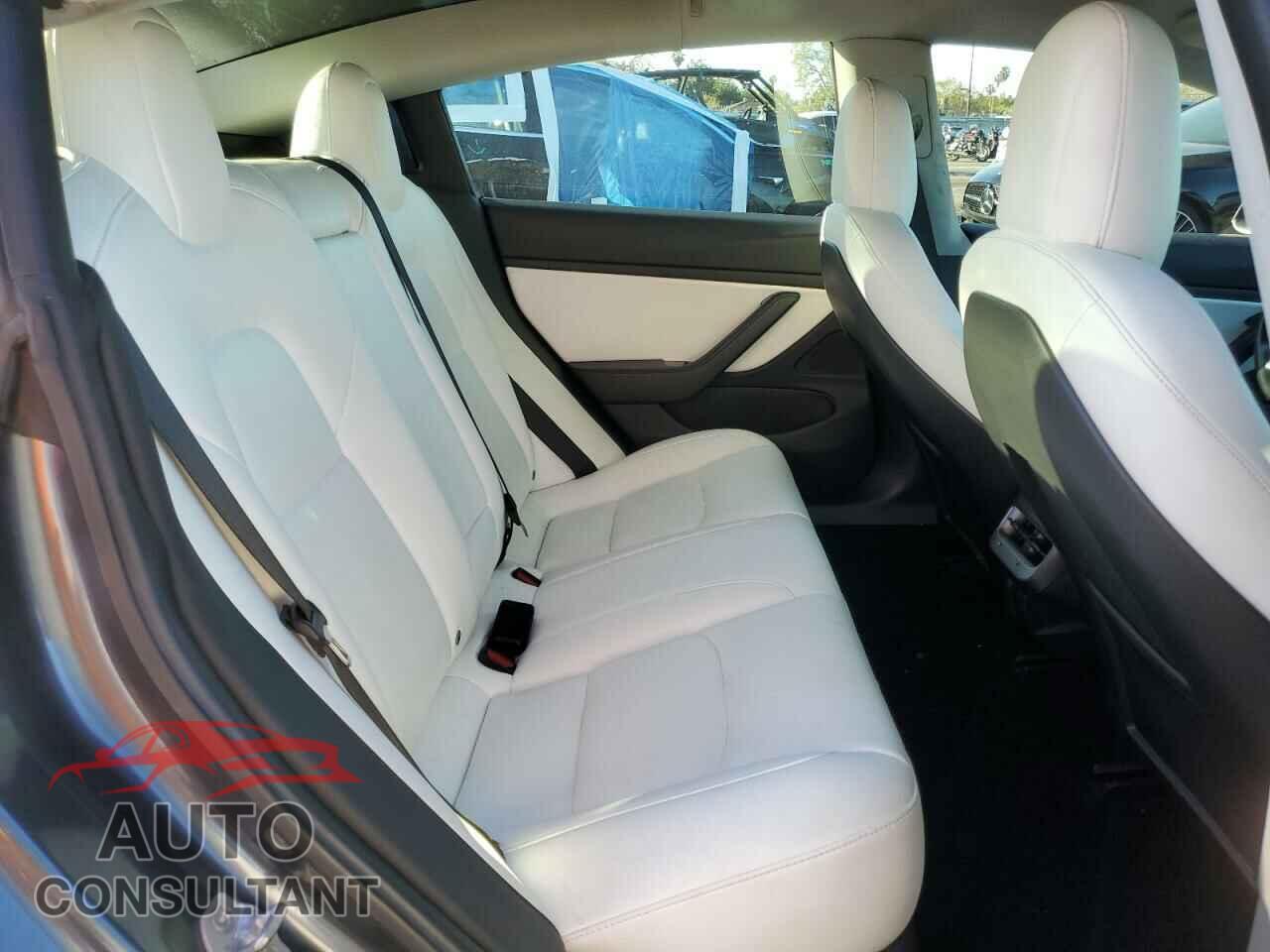TESLA MODEL 3 2019 - 5YJ3E1EB1KF195741