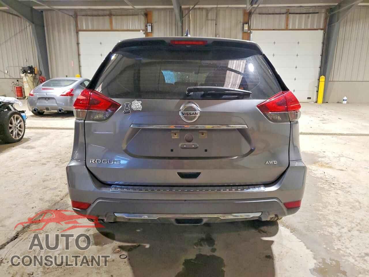 NISSAN ROGUE 2017 - KNMAT2MV4HP587156