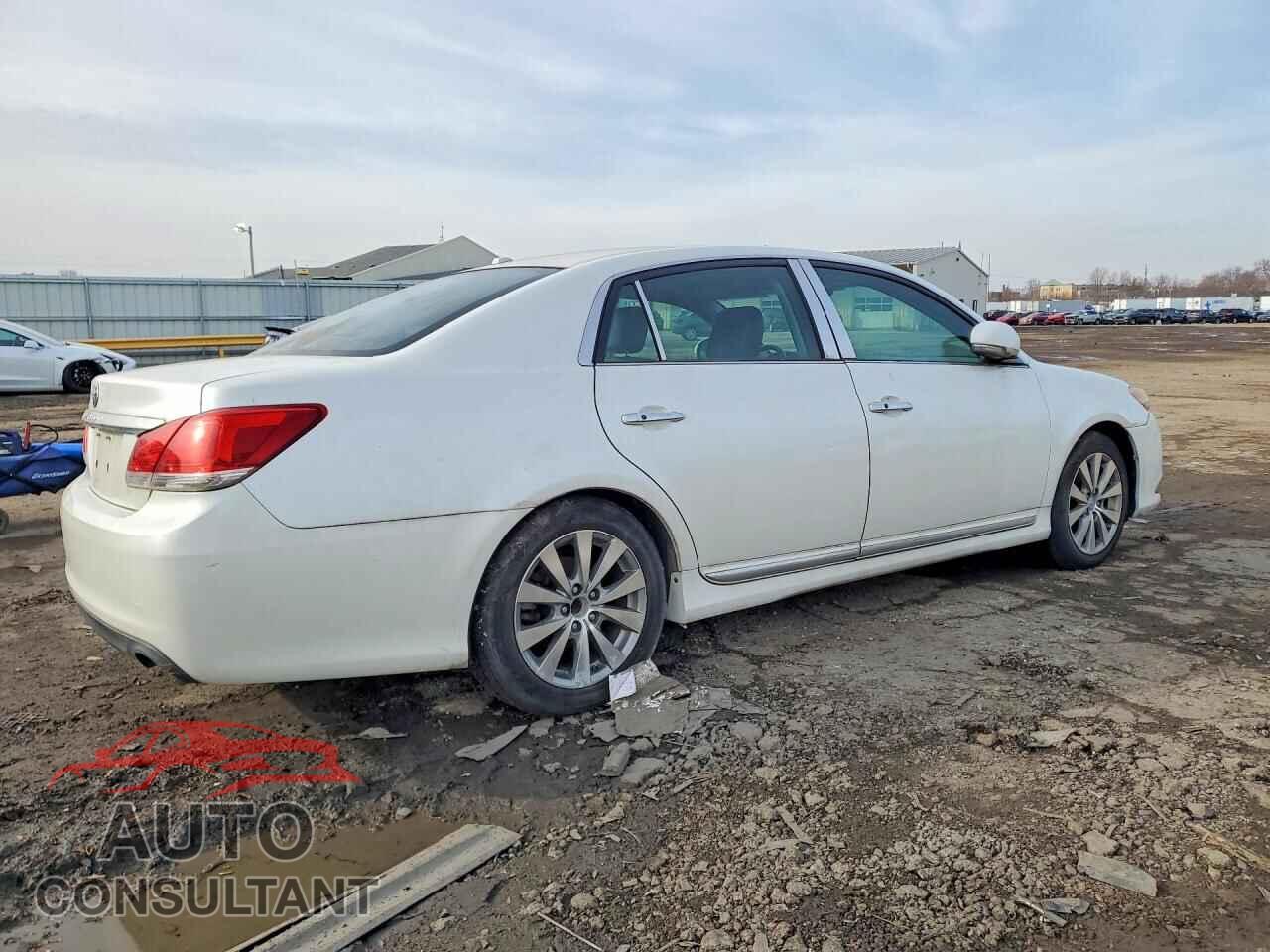 TOYOTA AVALON 2011 - 4T1BK3DB3BU389479