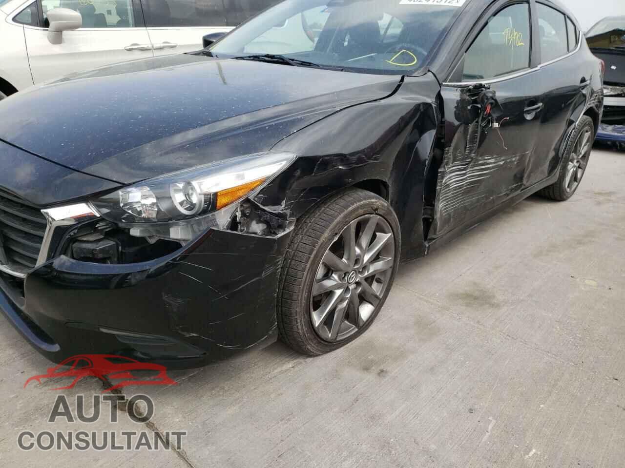 MAZDA 3 2018 - 3MZBN1L36JM182630