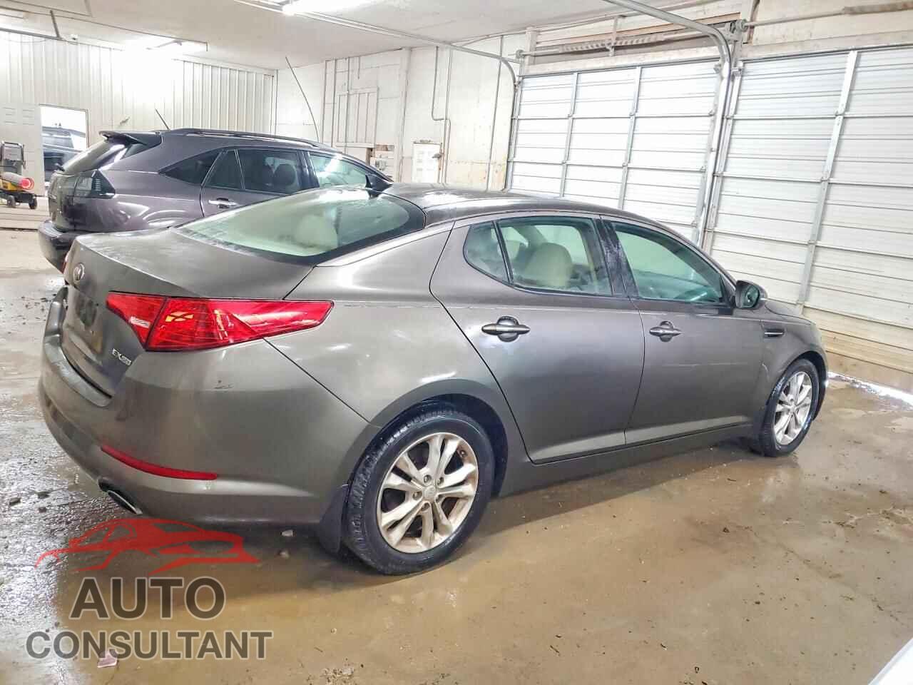 KIA OPTIMA 2013 - 5XXGN4A70DG101062