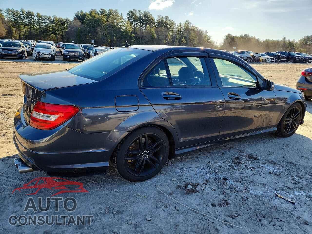 MERCEDES-BENZ C-CLASS 2013 - WDDGF8AB7DR245512